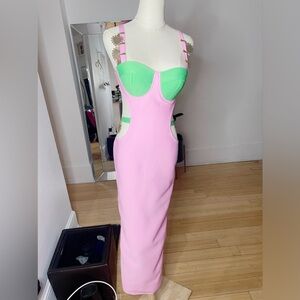 New Margaux Embellished Cutout M
へ
Dress In Pink- as seen on tv. Lisa Hochstein